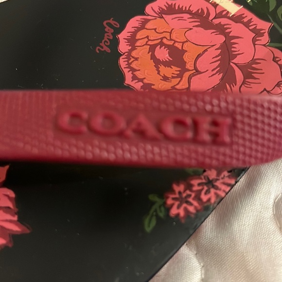 COACH FLIP FLOPS NWOT - Picture 2 of 3